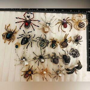 Lot of 20 Vtg Style Spider Brooches Rhinestone Pearl Enamel Insect Pins Mixed